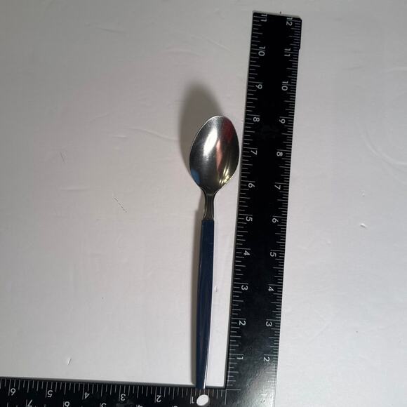 Set of 8 VTG MCM Stainless China Blue Plastic Handle Spoons Flatware Silverware - Picture 3 of 3